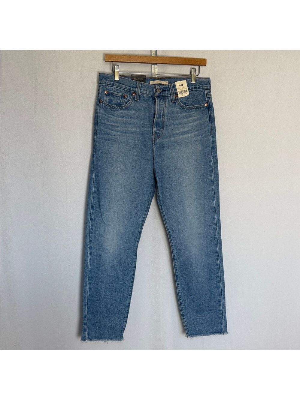 NWT Levi's Premium Wedgie Raw Hem Jeans Size 28 Button Fly Straight Leg Ankle